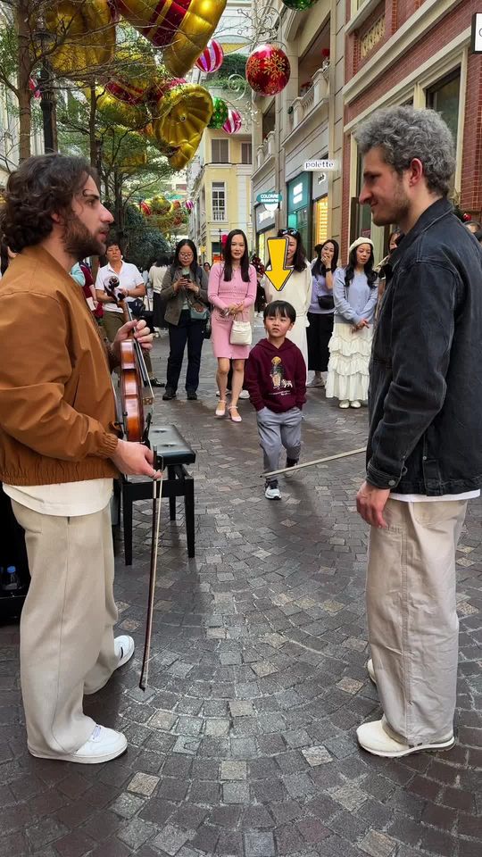 We met the amazing little pianist @Barron_Cheng in Hong Kong