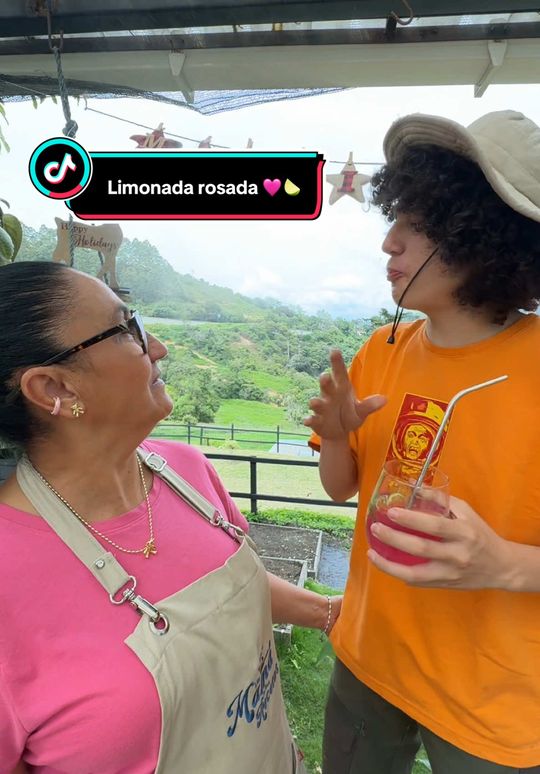 Limonada rosada 🍋‍🟩🩷(cereza magenta)
