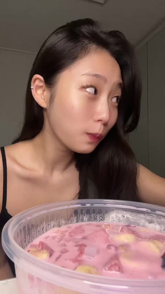 Can’t sleep? Dessert. 새벽 3시 화채 먹방🙊  #먹방 #mukbang #koreanfood