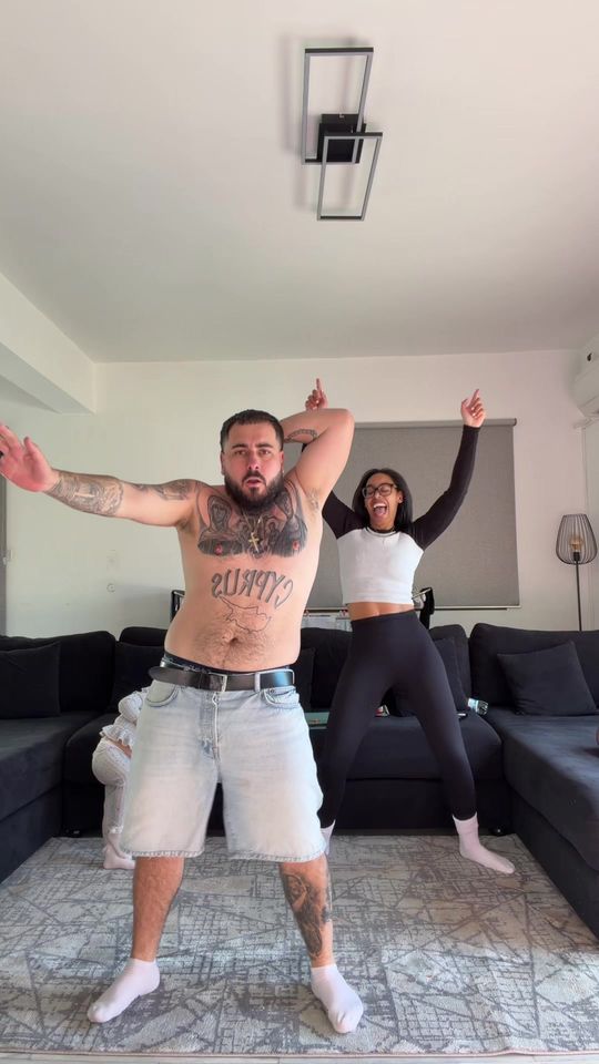 AHHHHHOOOW 🕺🏻💃🏽! Tag DC 