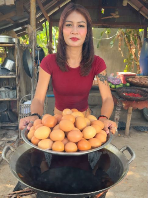 Cooking yummy deep fried eggs recipe