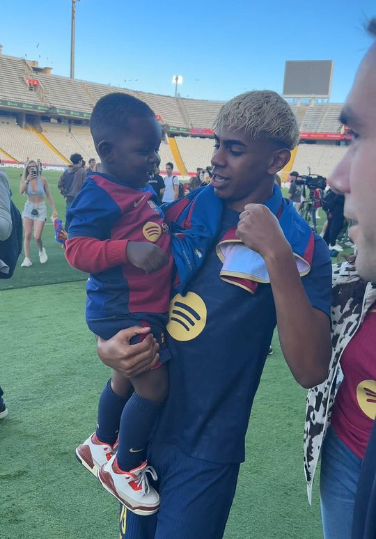 @Lamine Yamal's little bro. 🥹😍 #ELCLÁSICO #DesenlaceLALIGA #