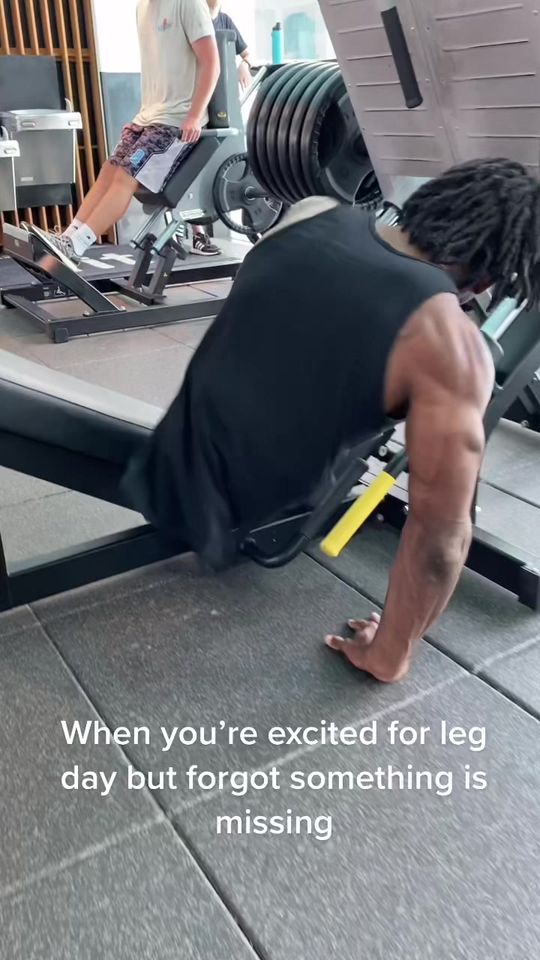 About to get a crazy leg pump 🤣 #legday #funnyvideo #gymhumo