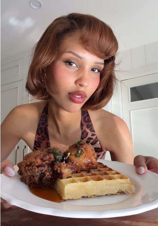 yum! Who’s had chicken and waffles before? 🤍 #easyrecipe #ho
