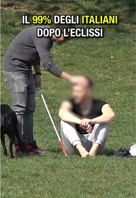 Usate gli appositi occhiali per l’eclissi ! MI RACCOMANDO ❤️