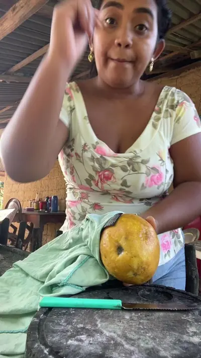 @oficialvitoria.1 — TikTok clip, Mar 20