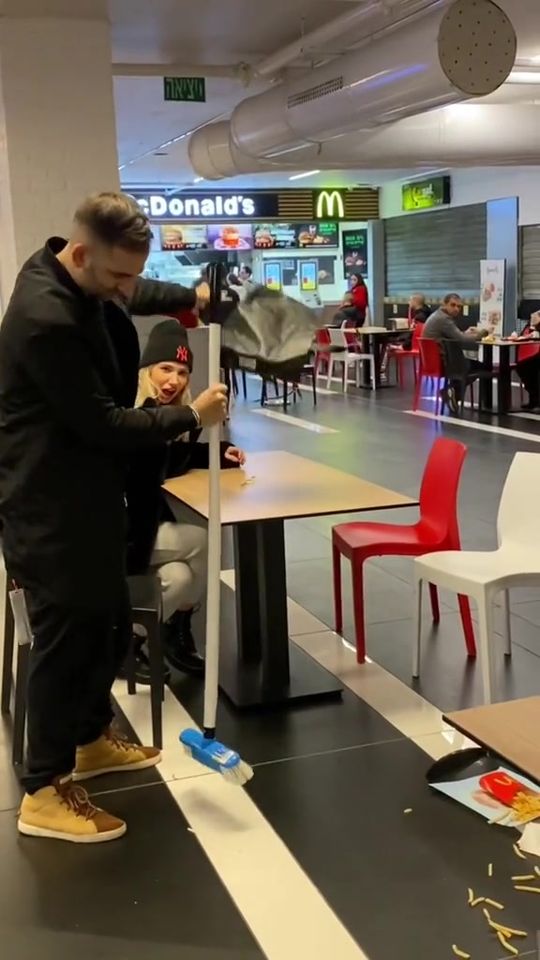 MAGIC PRANKS in public ✨🪄how’d you react ⁉️🤪🤣😆#magic #prank