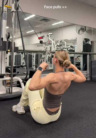One of my all time FAVOURITE exercises ✨🙂↕️ @DFYNE #girlswholift #bac — @miachamberlain