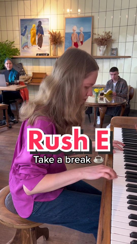 Coffee, music and relaxing — the perfect trio #rushe #lovemu