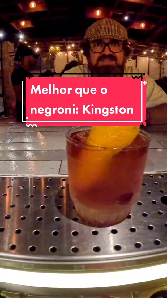 o Kingston é uma releitura do negroni, mas ao invés de gin e
