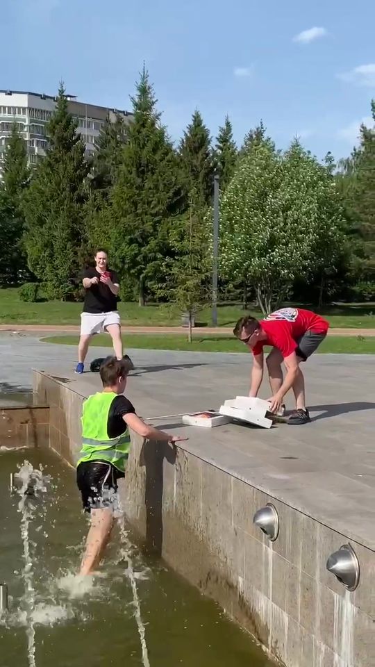 Would you help? А вы бы помогли?😳 #socialexperiment#reaction