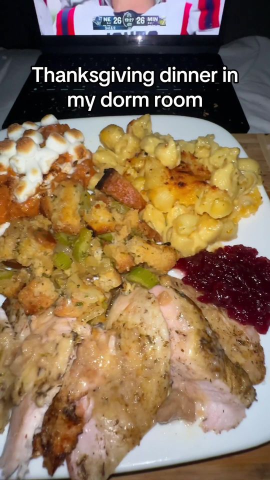 Preparing Thanksgiving Dinner in my dorm room! π¦ π§ π HAPPY T