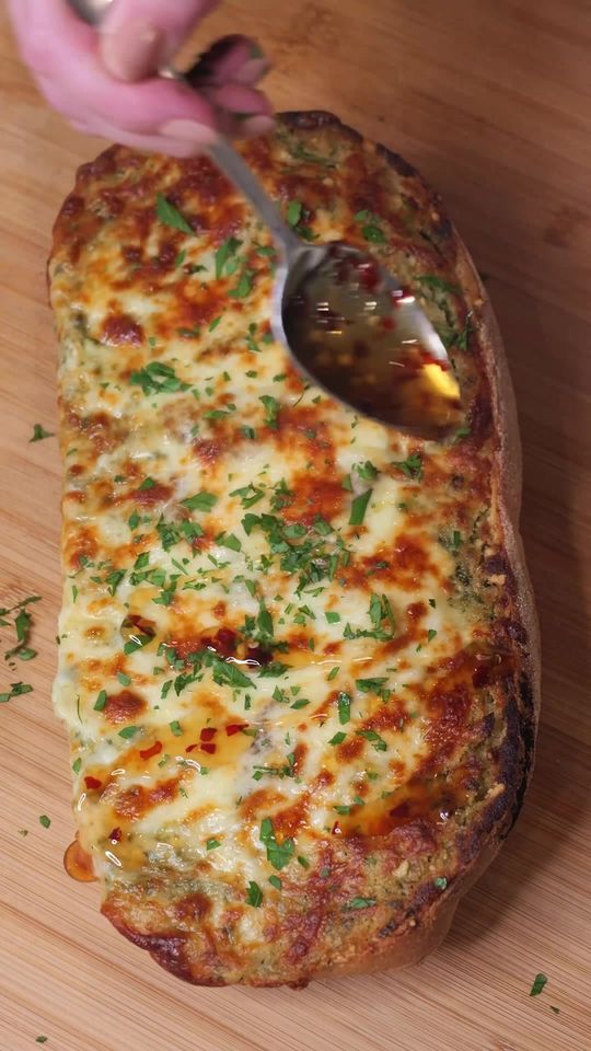 Garlic bread #garlicbread #garlicconfit #hothoney 