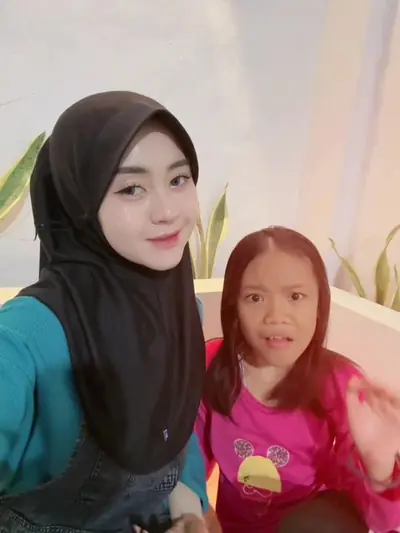 @ilvi_sanh24 — TikTok clip, Oct 5