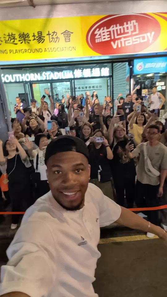 The love in Hong Kong is AMAZING 🤎🙌🏽