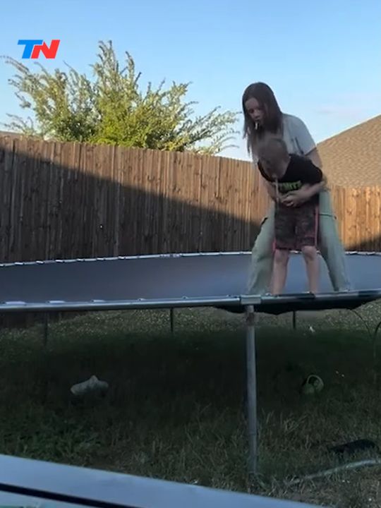 Un momento de juego en una casa en Texas, Estados Unidos, es