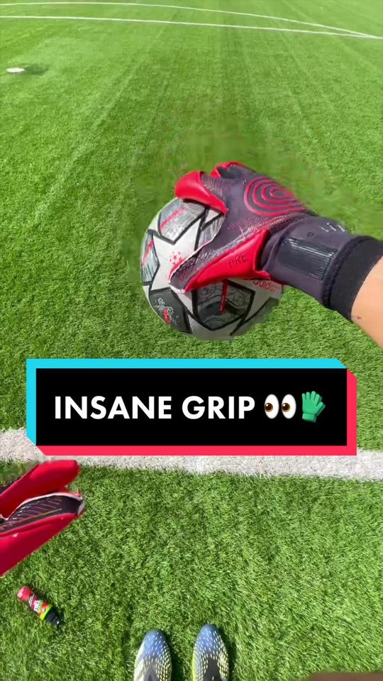 Tag Keepers 🧤🤤 @gloveglu 🔥 #tiktokcalcio #football #calcio #