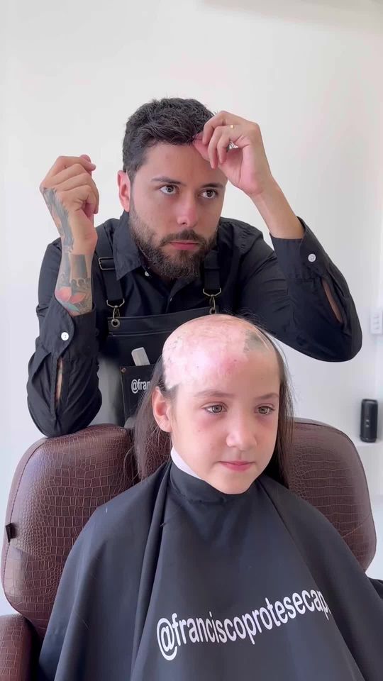 @Josy Conheçam Aghata , uma garota de 7 anos que sofreu um a